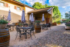 Cour intérieur de la petite restauration.